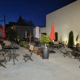 Outdoor seating area- needs some heat lamps!