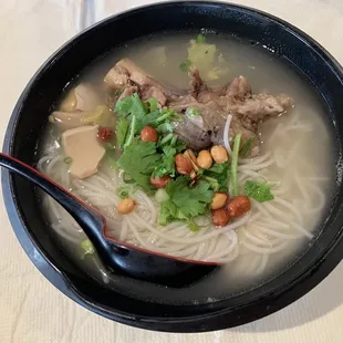 Pork bone soup rice noodle