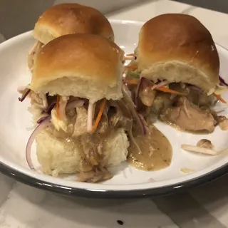 Pulled Chicken Sliders