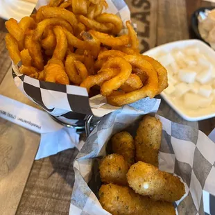 Curly Fries Mozzarella Sticks
