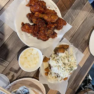 fried chicken, fried chicken wings, chicken wings, bbq wings, poultry, food, chicken, chicken wings and fried chicken, bbq chicken