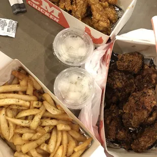 fried chicken, bbq wings, fried chicken wings, chicken, chicken wings, poultry, food, chicken wings and fried chicken, bbq chicken