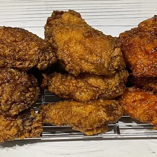 Garlic Soy Sauce Chicken 10 Pcs, Curry Tikkudak, & Garlic Spicy Chicken 10 Pcs. Good. I do not care for spicy garlic. WICKED SWEET. iP12PM.