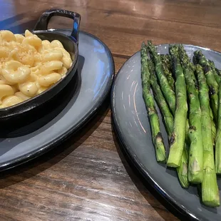 Mac and cheese &amp; asparagus