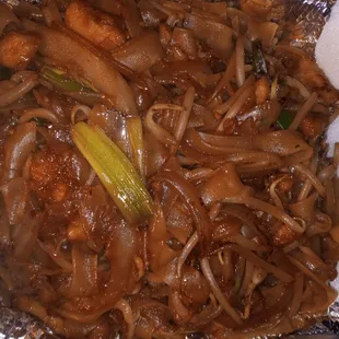 Chicken Chow Fun (with steamed rice)