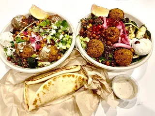 HUMMUS Bowls & Wraps