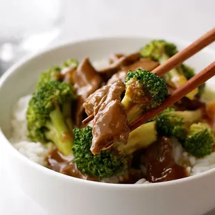 Beef brocoli with steam rice