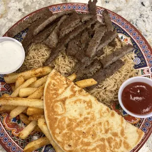 Gyro plate with fries instead of salad