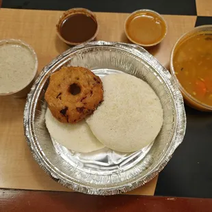 Idly Vadai combo - Comforting and very tasty
