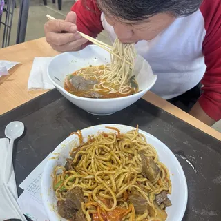 B7.Stir Fry Knife Sliced Noodles