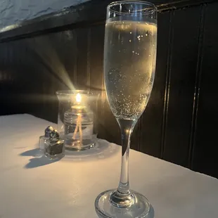 Meager pour of the Prosecco