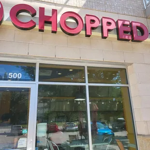 Small little fly in the wall venue with some really great falafel!