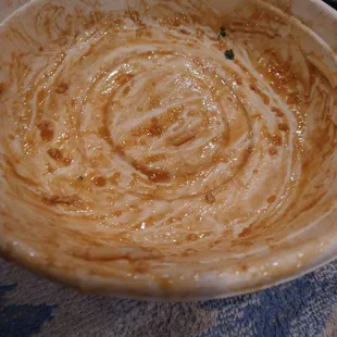 The paper take out bowl used for delivering my order of chicken lol mein in which all the sauce was absorbed and resulted in a damp bowl.