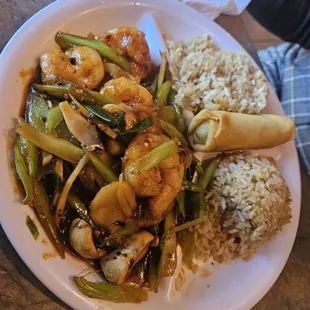 Garlic Shrimp Lunch Special with Fried rice and veggie spring roll
