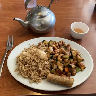 8. Cashew Chicken Lunch Special and Oo Long Tea