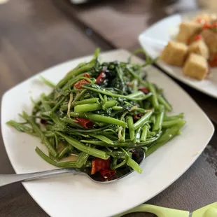 Water spinach with shrimp paste