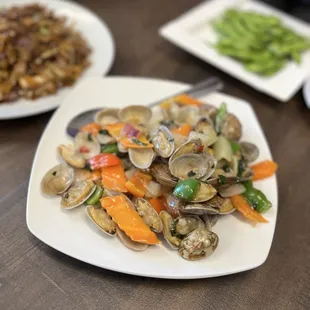 Clams Stir Fry with Basil