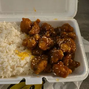 C2. Sesame Chicken Lunch Special Combo