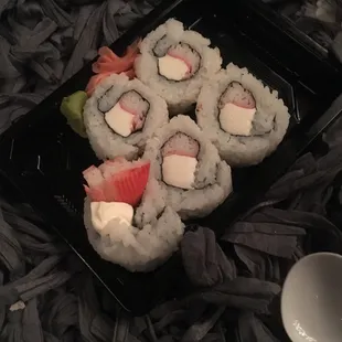 crab roll is decent but is definitely missing a sauce or vegetable like cucumber in it