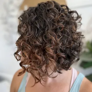 @chosensalonclovis curly hair haircut @barbergirl559