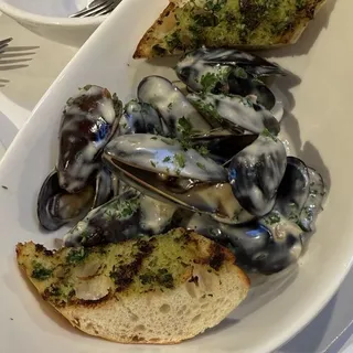 chouchou Appetizer Mussels