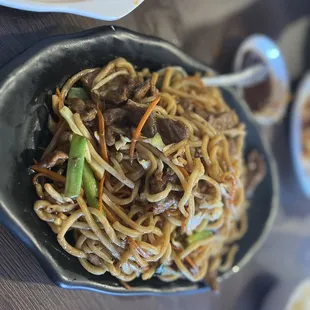 K02. Beef Stir-Fried Noodle