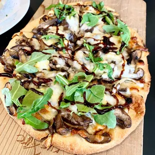 KENNETT SQUARE MUSHROOM FLATBREAD