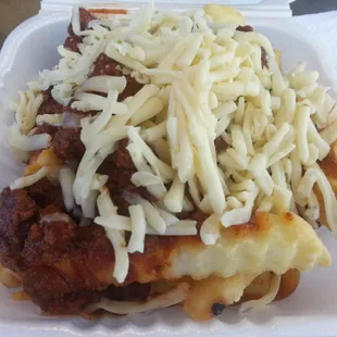 Chili cheese fries