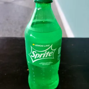 20oz Sprite Soda $3.49 (11/29/21). @ChowMeinExpress #Honolulu #AirportFood #ChineseFood #FastFood #FoodPorn