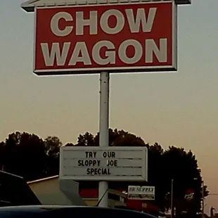 the sign for chow wagon wagon