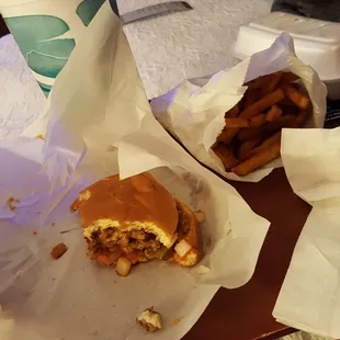 Jumbo cheeseburger with "hot fries"