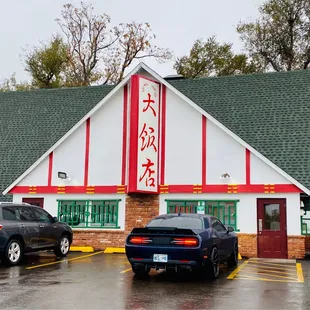Chow's got a new paint job &amp; roof! looking good very nice! :))