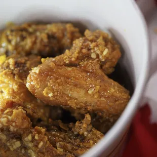 a bowl of fried chicken