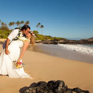 Honolulu Wedding Photographer www.chrisboulware.com