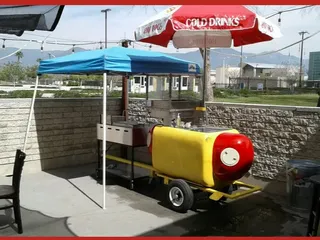 Rivera's Deli N' Dogs