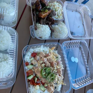 Spicy poke with rice and salad.