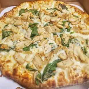 Spinach Chicken Alfredo Pizza