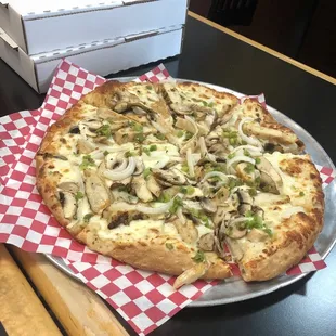 Chicken Alfredo Deluxe Pizza