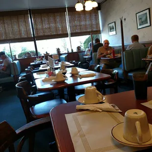 Family friendly.  Easy parking.