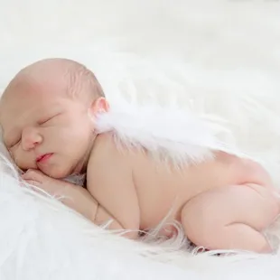 Newborn Photography by Christen Webb