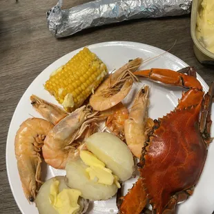 #2 crabs and boiled shrimp