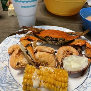 Crab, shrimp, corn and potato