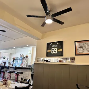 Traditional diner, a llocal gem in the Burlingame neighborhood.