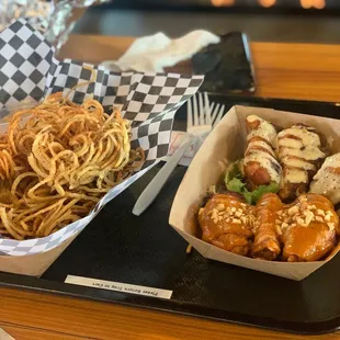 Those shoestring fries are delicious!