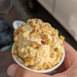 Pumpkin ice cream with walnuts