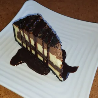 BROWNIE CHEESECAKE