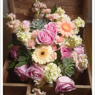 The picture doesn't give this bouquet justice.  This was stunning.