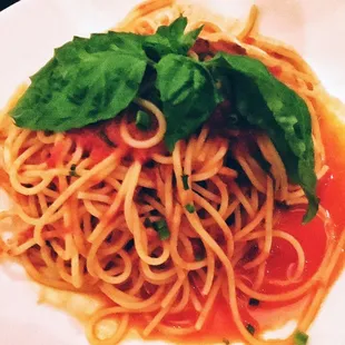 Vegan Spaghetti Al Pomodoro (with no parmesan) #VEGAN
