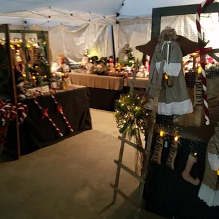 Christmas item vendor