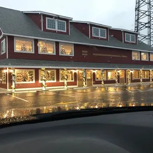 Christmas Mouse Nags Head outside